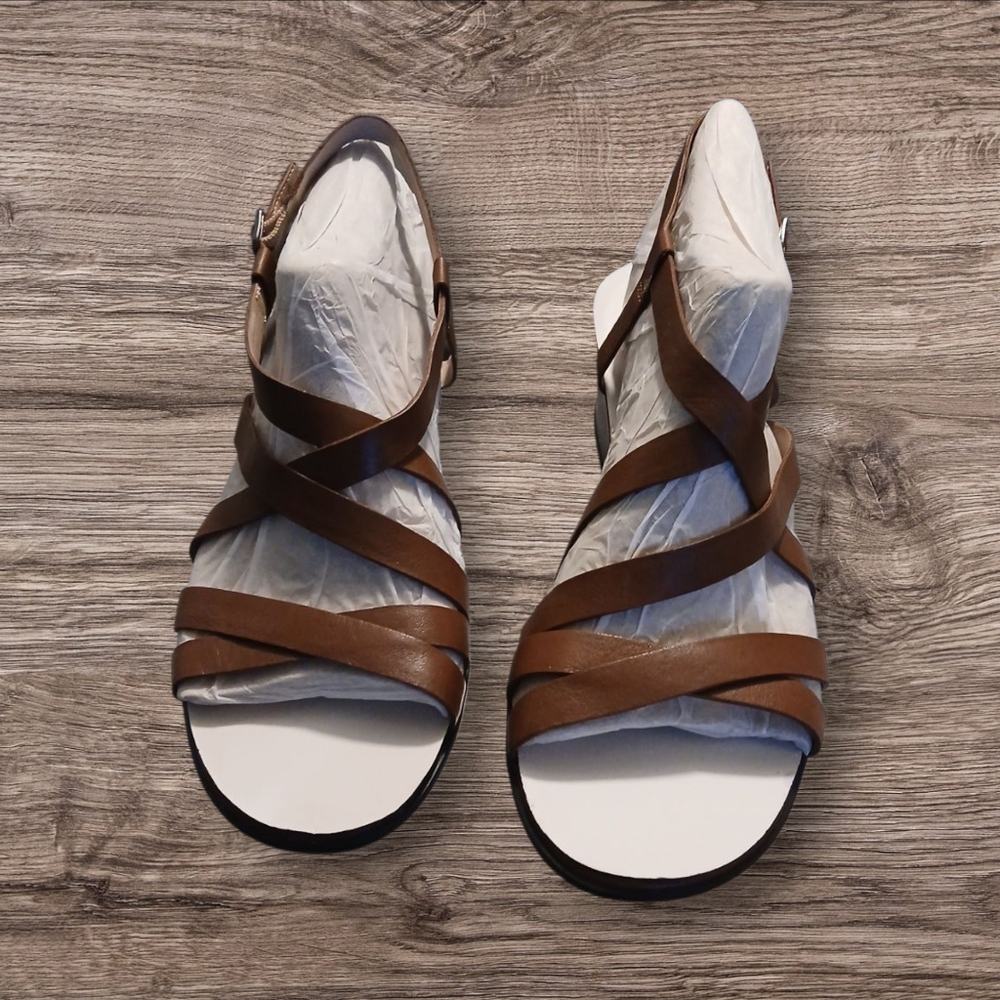 BNWOT: Brown Strappy Sandals